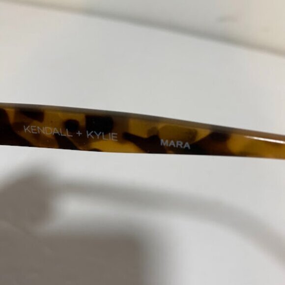 KENDALL + KYLIE Mara Brown Tortoiseshell Cat-Eye Sunglasses - Picture 6 of 8